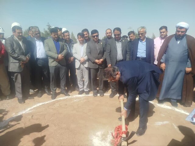 آغاز عملیات اجرایی نیروگاه خورشیدی ۴۰ مگاواتی در یکی از صنایع زرندیه