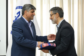 حسین امینی مشهدی رییس سابق جهاددانشگاهی خراسان رضوی، علیرضا حاتمی، رییس جهاددانشگاهی خراسان رضوی در تودیع معارفه رییس جهاددانشگاهی استان خراسان رضوی