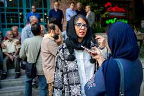 صبا طاهریان، دبیر جشنواره در مراسم اعطای هفتمین دوره نشان عکس سال مطبوعاتی ایران