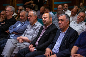 محمدرضا نوروزپور، معاون مطبوعاتی وزارت فرهنگ و ارشاد اسلامی در مراسم اعطای هفتمین دوره نشان عکس سال مطبوعاتی ایران 