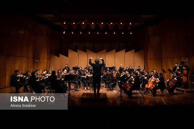 عکس آرشیوی ست اجرای زنده ارکستر سمفونیک ملی در سمنان