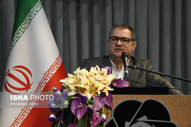 اصفهان از توسعه صنعتی خسته است/ آینده اصفهان در گردشگری و خدمات رقم می‌خورد