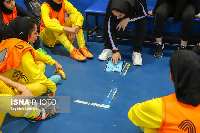 اولین شکست آبادان در لیگ برتر فوتسال زنان/ باخت سنگین حفاری مقابل تاکستان اولین شکست آبادان در لیگ برتر فوتسال زنان/ باخت سنگین حفاری مقابل تاکستان