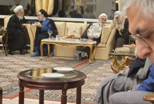 دیدار چهره‌های روحانی و سیاسی در منزل کرباسچی