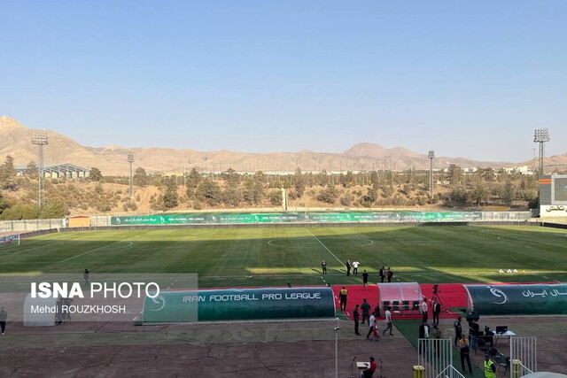 ویدیو/ وضعیت عجیب چمن ورزشگاه تختی ساعاتی پیش از دیدار چادرملو-پرسپولیس!