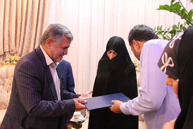 دیدار دبیرکل حزب موتلفه با خانواده سرلشکر شهید علی شادمانی