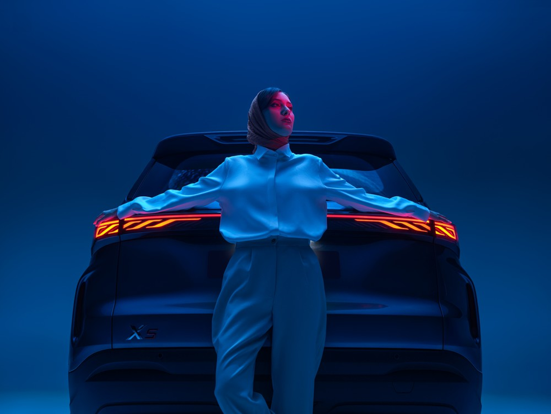 امویام X5، همراهی برای ماجراجوییهای بدون مرز