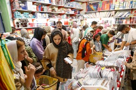 دو قدم مانده به آغاز سال تحصیلی - اصفهان