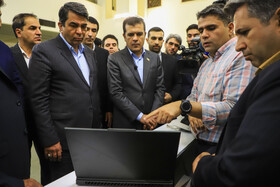 بازدیدحسین افشین، معاون علمی، فناوری و اقتصاد دانش‌بنیان رئیس‌جمهور از نمایشگاه شرکت‌های دانش‌بنیان کرمان با همراهی محمدعلی طالبی، استاندار کرمان