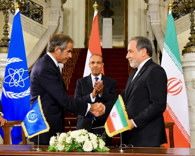 قریبی: مسیر دیپلماسی همچنان باز است/ اروپا استقلال ندارد