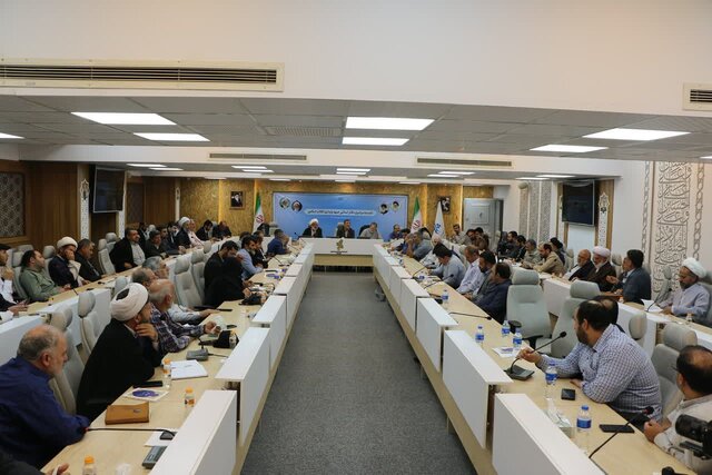 آقاتهرانی: جبهه انقلاب نباید قربانی افراد یا گروهها شود/سرمایه واقعی ما صداقت با مردم است