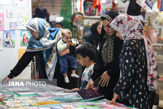 ازدحام جمعیت و رکود فروش؛ روایتی از نمایشگاه پاییزه مشهد