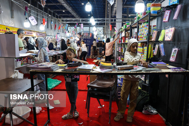 ازدحام جمعیت و رکود فروش؛ روایتی از نمایشگاه پاییزه مشهد