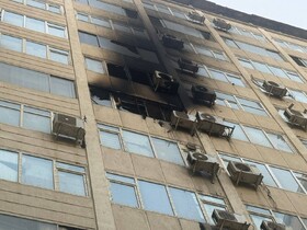 مهار آتش‌سوزی در ساختمان ۱۲ طبقه تجاری خیابان جمهوری