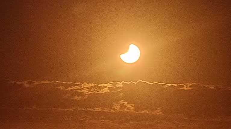 تصاویری از خورشیدگرفتگی جزئی ساعاتی پیش