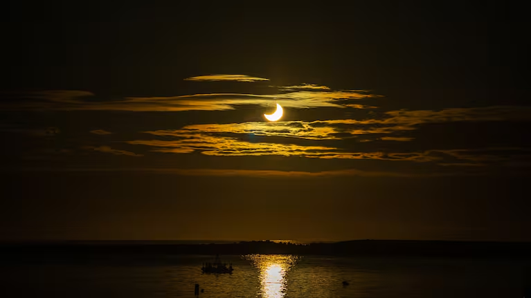 تصاویری از خورشیدگرفتگی جزئی ساعاتی پیش