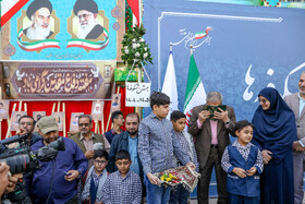 نواختن زنگ آغاز سال تحصیلی با حضور علیرضا کاظمی، وزیر آموزش و پرورش - مدرسه شاهد ابن‌ سینا تهران