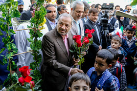 جشن شکوفه ها با حضور علیرضا کاظمی، وزیر آموزش و پرورش - مدرسه شاهد ابن‌ سینا تهران