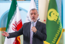 سخنرانی مصطفی اسدی، مدیر کل آموزش و پرورش خراسان رضوی در جشن شکوفه‌ها در حرم مطهر رضوی