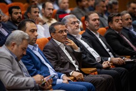 علاءالدین رفیع‌زاده، رئیس سازمان اداری و استخدامی و محمّدصادق معتمدیان، استاندار تهران در مراسم آغاز به کار سامانه فواد ۱۲۸ - تهران