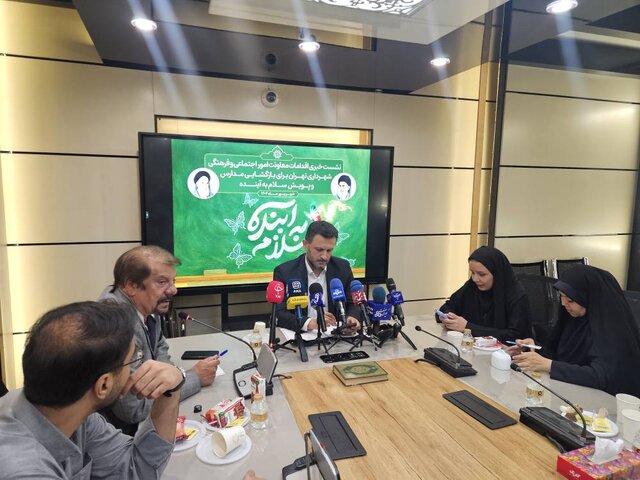 استقرار نیروهای پلیس و شهرداری در ۲۹۹ گره ترافیکی پایتخت/ برگزاری جشن بازگشایی مدارس در ۲۵۰ مدرسه تهران