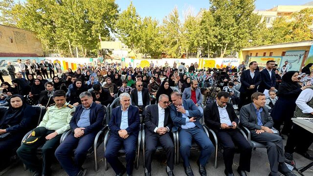 آغاز «جشن شکوفه‌ها» و سال تحصیلی کلاس اولی‌ها