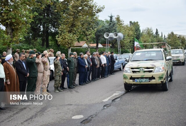 آغاز هفته دفاعمقدس؛ رژه یگانهای موتوری و خودرویی در آستارا