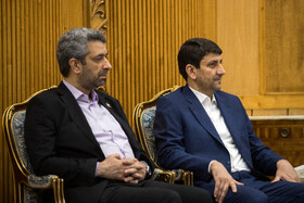 ستار هاشمی، وزیر ارتباطات و محمدمهدی طباطبایی معاون ارتباطات و اطلاع‌رسانی دفتر رئیس جمهور در مراسم بدرقه رسمی رئيس جمهور پیش از سفر به نیویورک