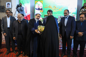 مراسم نواختن زنگ مهر، ایثار و مقاومت در کرمان