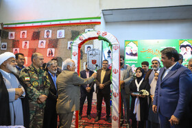 مراسم نواختن زنگ مهر، ایثار و مقاومت در کرمان