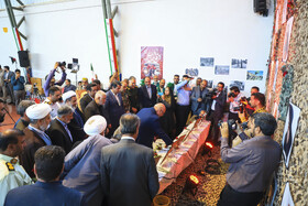 مراسم نواختن زنگ مهر، ایثار و مقاومت در کرمان