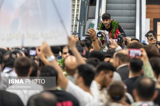 بهروزیفر: ورزشکاران ایرانی غرور ملی را بالا بردند/تقویت روحیه پهلوانی ناهنجاریها را کاهش میدهد