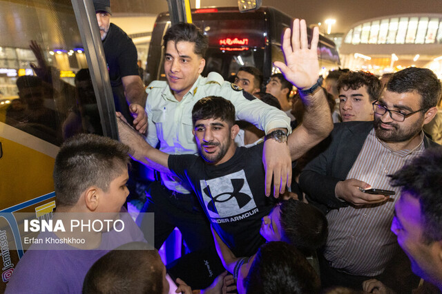 جشن همگانی در خوزستان به افتخار قهرمانان کشتی