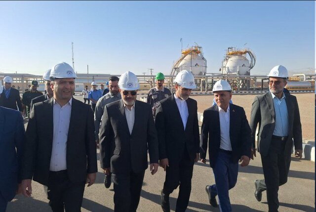 خط تولید محصول استراتژیک صنایع دارویی باحضور وزیر دفاع پیش‌راه‌اندازی شد