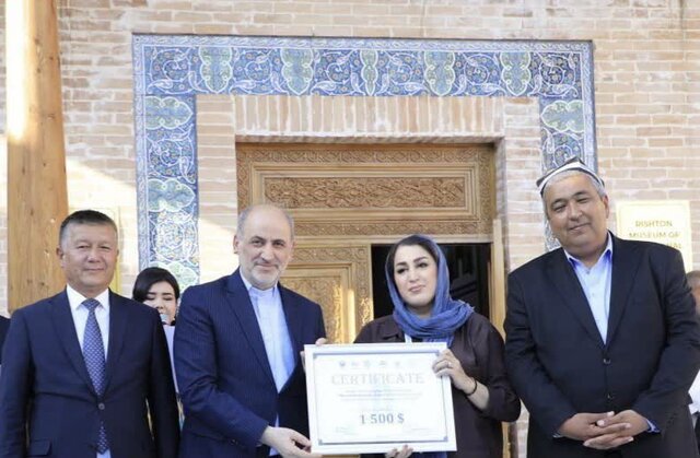 هنرمند اردبیلی «ماهرترین زن سفالگر» فستیوال جهانی ازبکستان شد