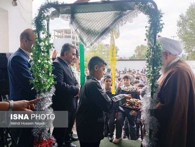 آغاز تحصیل بیش از ۱۷ هزار دانش آموز در آستارا