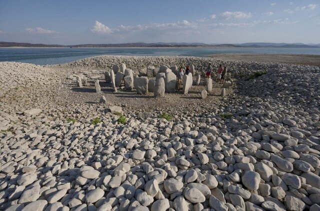 غرق شد و دوباره سربرآورد