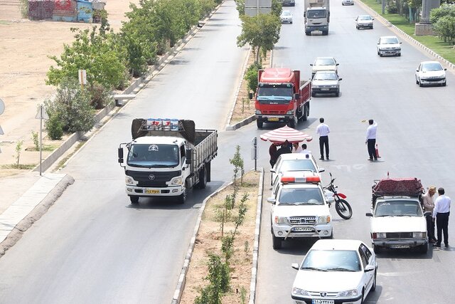 نظارت‌ها بر تردد ناوگان باری در محورهای منتهی به مراکز آموزشی شیراز بیشتر می‌شود