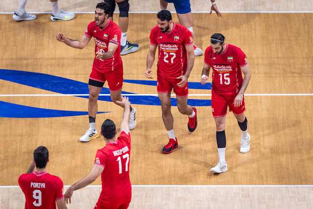 پیروزی دراماتیک شاگردان پیاتزا مقابل صربها/ والیبال ایران به جمع ۸ تیم برتر جهان رسید
