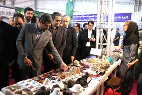 بازدید استاندار همدان و معاون وزارت صمت و دیگر مسئولان از نخستین نمایشگاه تخصصی معدن و صنایع معدنی کشور در همدان