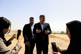 سخنرانی مهدی بخشی دادستان کرمان درحاشیه بازدید خبرنگاران از مجموعه دهکده «امید و زندگی»