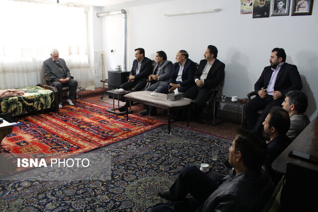 دیدار اعضای جهاد دانشگاهی استان اردبیل با خانواده شهید محمد عظیمی ججین