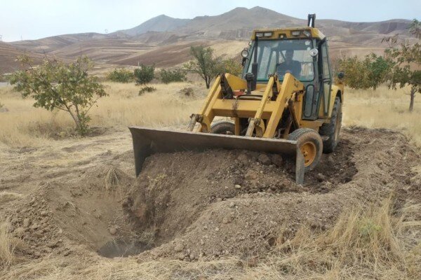 معاون استاندار لرستان:  امسال ۴۲ حلقه چاه در بروجرد پر و مسلوبالمنفعه شد معاون استاندار لرستان:  امسال ۴۲ حلقه چاه در بروجرد پر و مسلوبالمنفعه شد