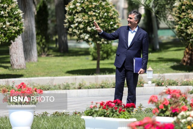 فرزین: تکلیف قانونی برای پرداخت وام ازدواج تا پایان سال عملی می‌شود