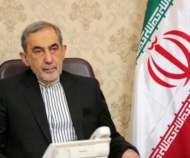 ولایتی: مکانیسم ماشه گویای ناتوانی غرب است/ ترامپ مسیر هیتلر را می‌پیماید