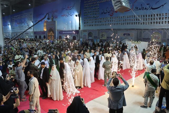 ازدواج ۱۱۰ زوج جوان در سومین شب کنگره ۳۰۰۰شهید سمنان