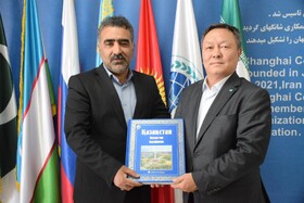 بازدید سفیر قزاقستان در ایران از مجتمع بندری آستارا