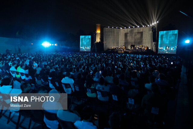 برای ایران خواندند؛ همنوایی مردم یزد با علیرضا قربانی