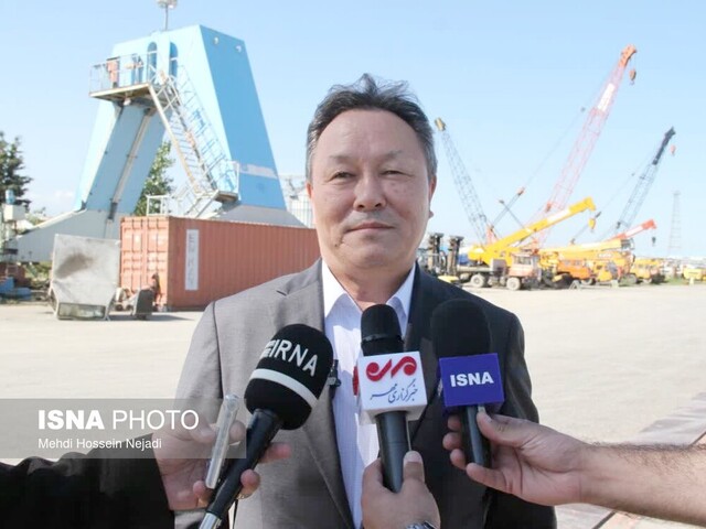 بازدید سفیر قزاقستان در ایران از مجتمع بندری آستارا