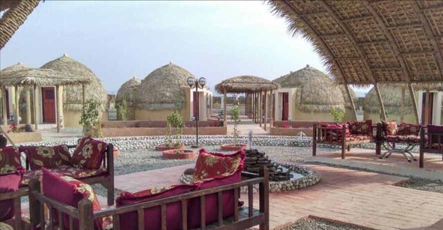 هتل کپری قلعه‌گنج به‌عنوان اولین هتل سبز کرمان شناخته شد